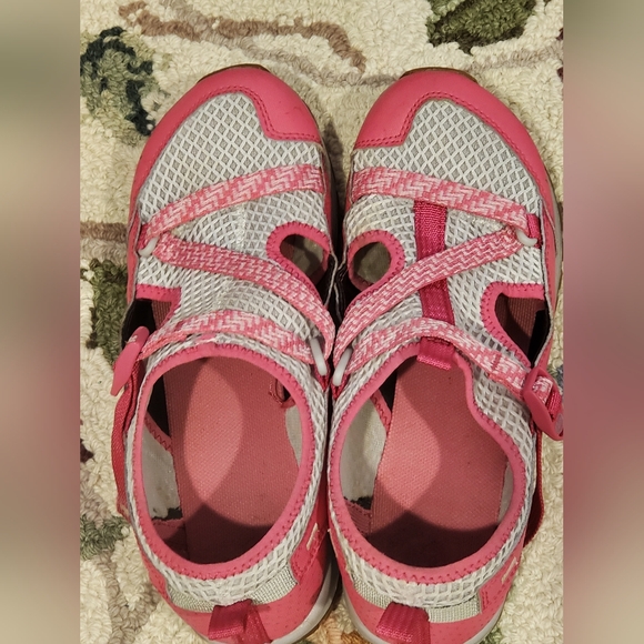 EUC Girls' Pink Chaco Odyssey Water/Play Shoes Sandals - Picture 2 of 10